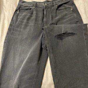 Black American Eagle Mom Jeans